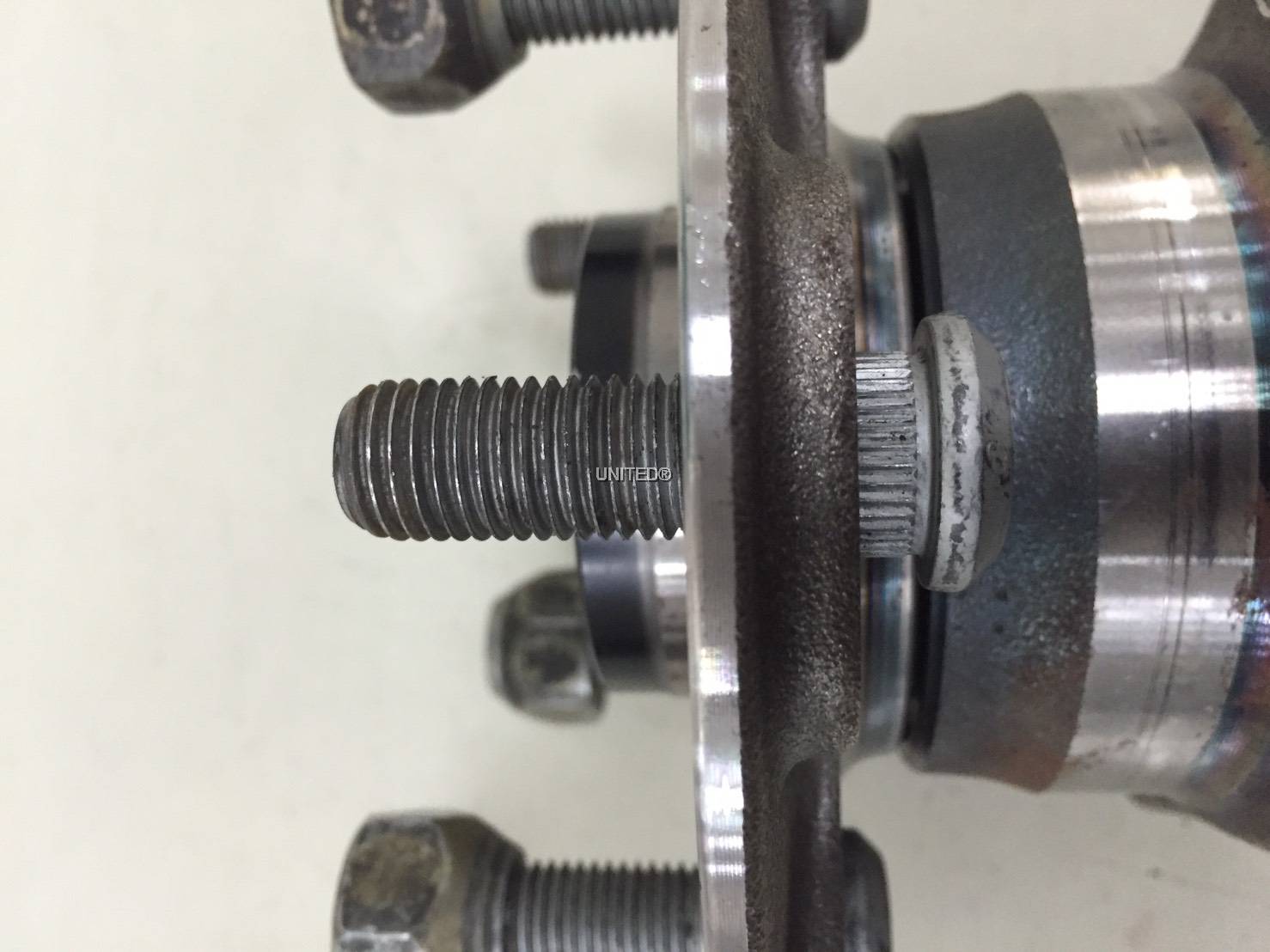 Effortless Wheel Stud Installation with Our Vehicle Wheel Stud Installer